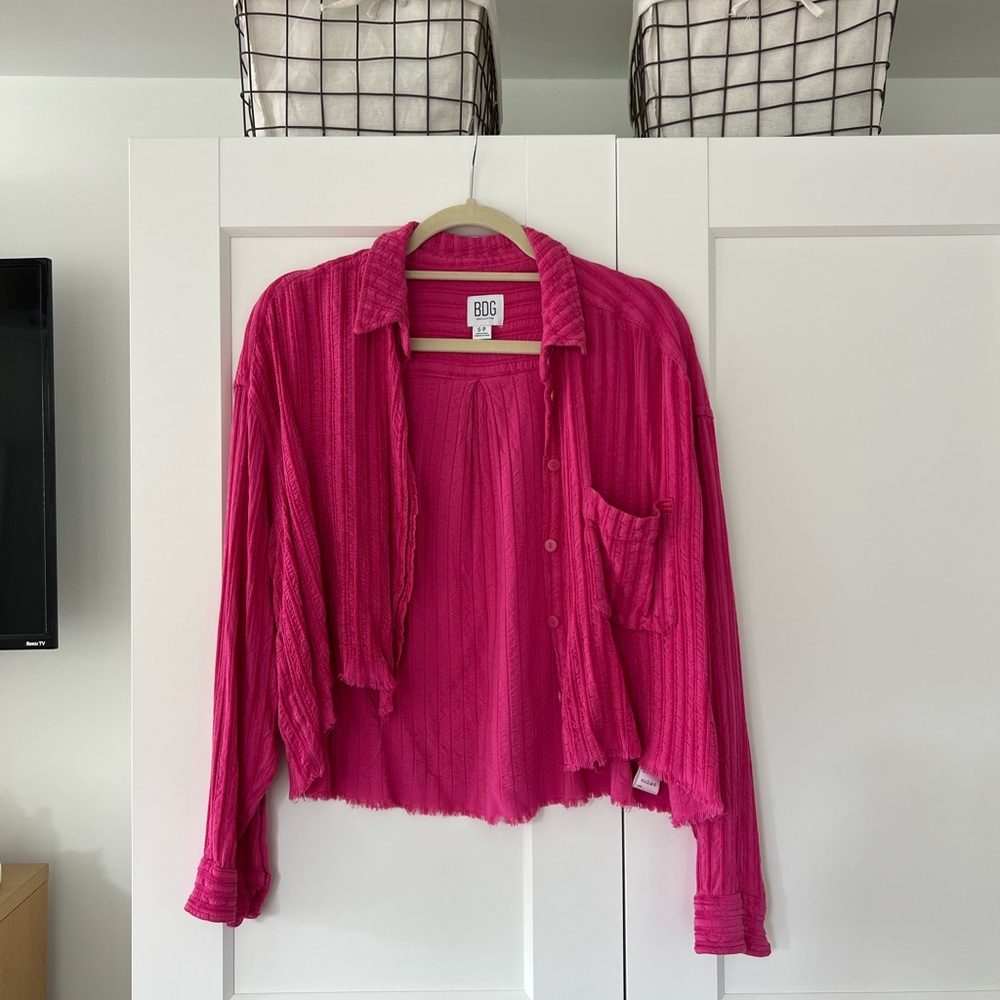 Uo Ribbed Cropped Button Down Top - image 3